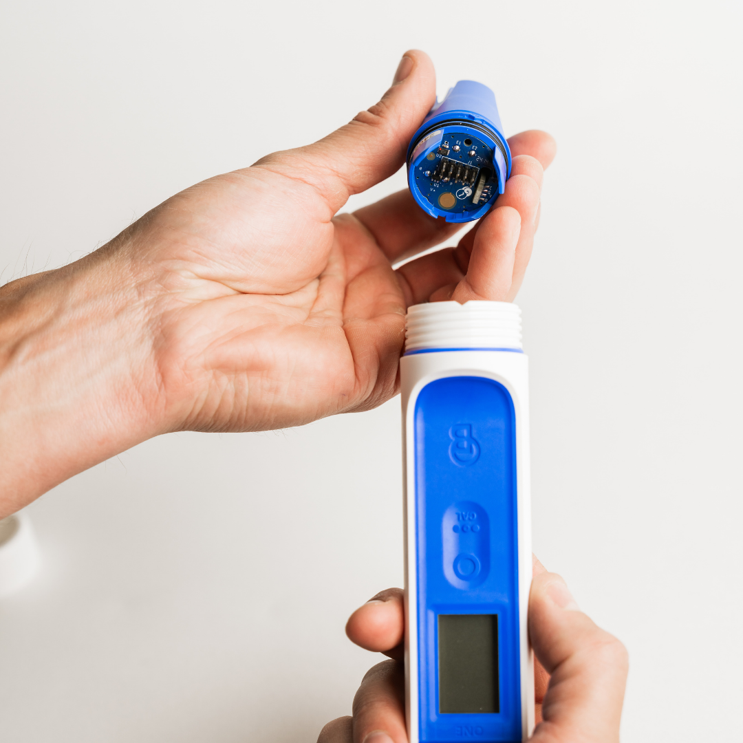 Bluelab OnePen w/ Replaceable pH, Conductivity (EC), and Temperature Probe - Image 6