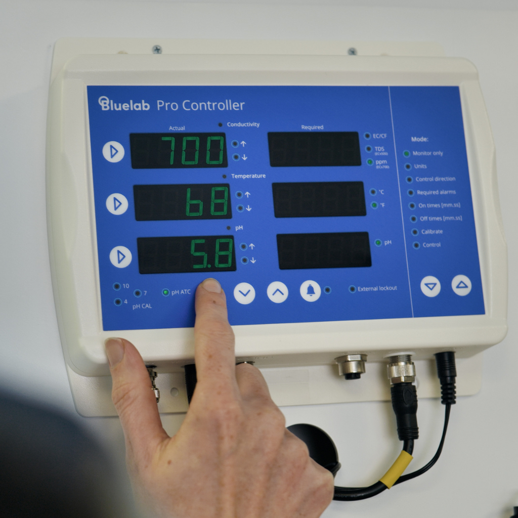 Bluelab Pro Controller Wi-Fi | Auto pH/EC Dosing System | Bluelab ...